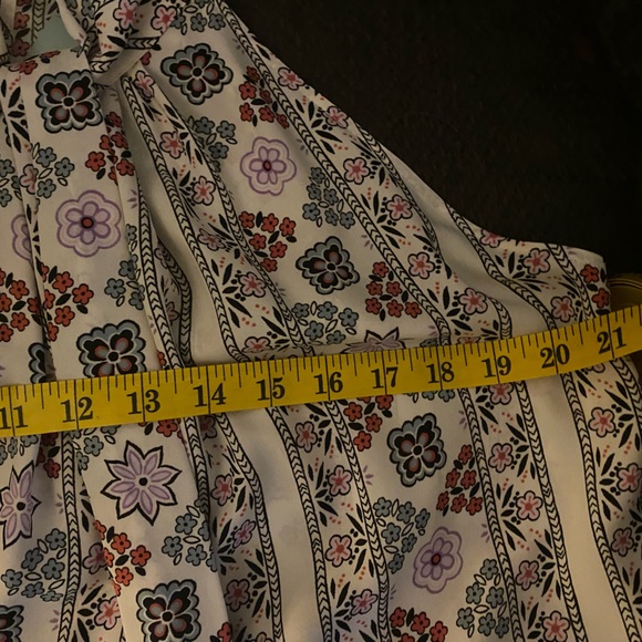 Ann TAYLOR HALTER TOP NWT SIZE L VERY COLORFUL - Picture 8 of 9